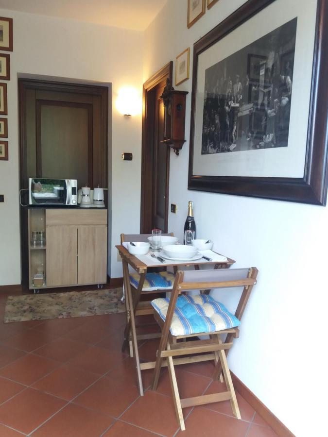 Casa Intignano - Camera Con Bagno E Portico Vista Lago เตรเมสโซ ภายนอก รูปภาพ